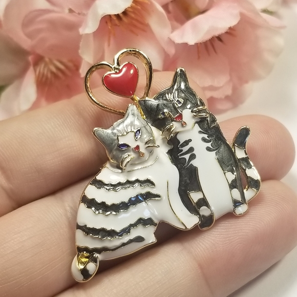 Beautiful Betsey Johnson Cat Brooch - Picture 8 of 8